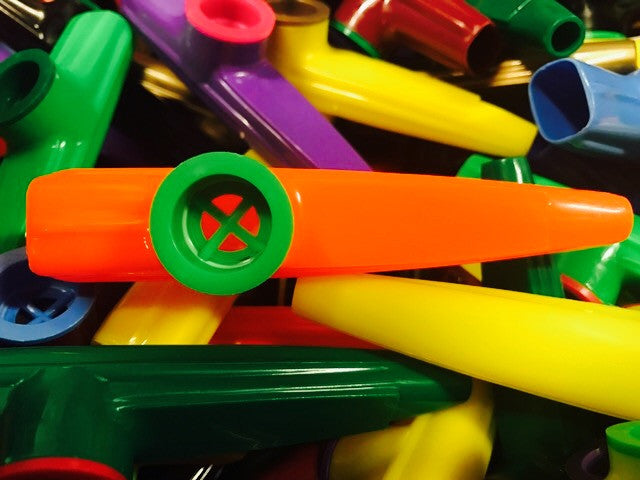 24 pièces en plastique Kazoos 8 Instrument de musique Kazoo coloré